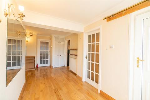 4 bedroom detached house for sale, West Dene, Leeds