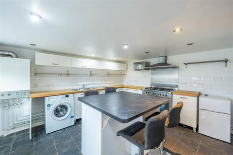 63 Angus Road, Scone, Perth, PH2 6RB