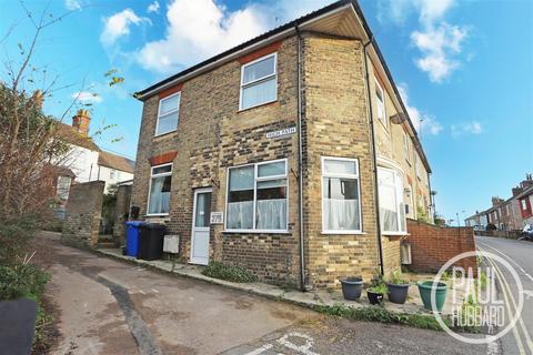 3 bedroom end of terrace house for sale, Church Road, Kessingland, NR33