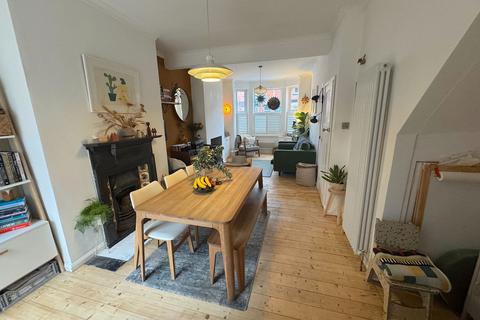 6 Berrie Grove, Manchester, M19 2QA