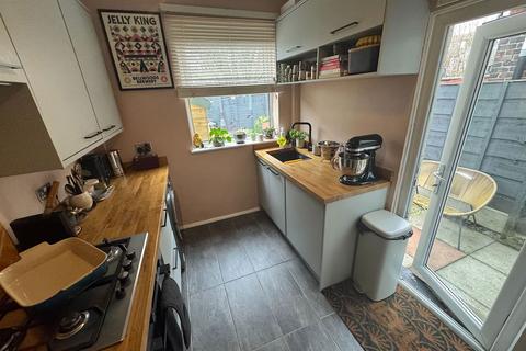 6 Berrie Grove, Manchester, M19 2QA