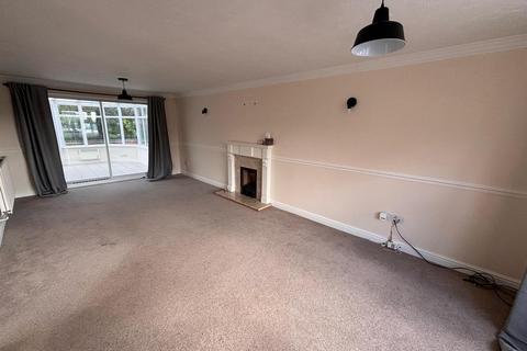 4 bedroom detached house to rent, Bates Close, Market Harborough