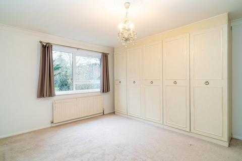 2 bedroom apartment for sale, Ballards Lane, London, N3