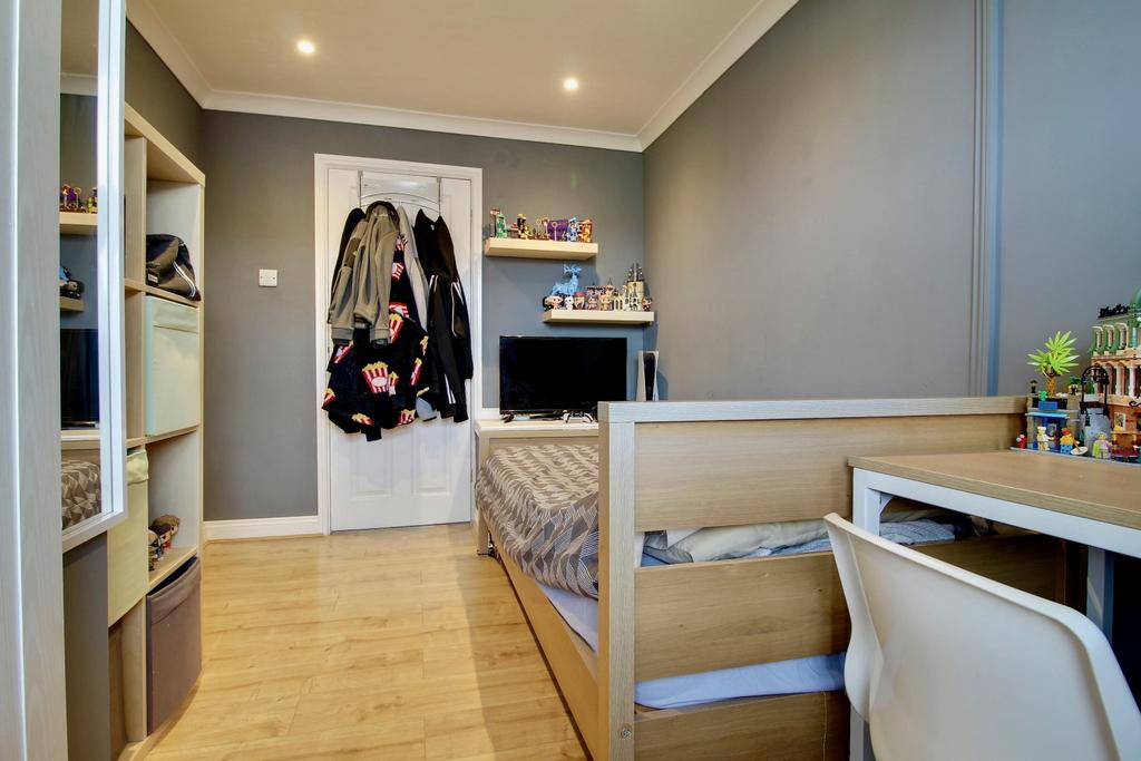 Bedroom 3 - reverse view