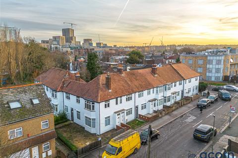 3 bedroom maisonette for sale, Penn Court, Annesley Avenue NW9