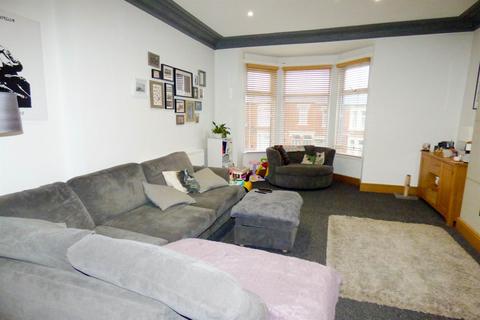 2 bedroom flat to rent, Mowbray Road, South Shields