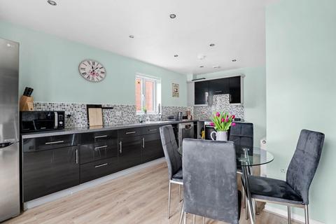 4 bedroom end of terrace house for sale, 25 Dace Road, Broomhall, Worcester. WR5 3FD