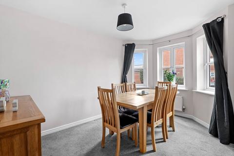 4 bedroom end of terrace house for sale, 25 Dace Road, Broomhall, Worcester. WR5 3FD