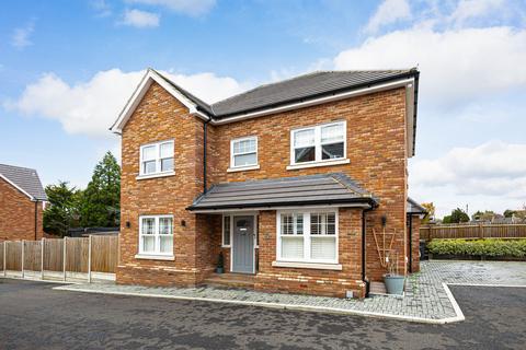 5 bedroom detached house for sale, Folly Place, Hockley, SS5