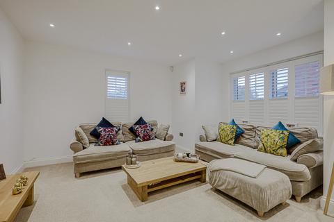 5 bedroom detached house for sale, Folly Place, Hockley, SS5