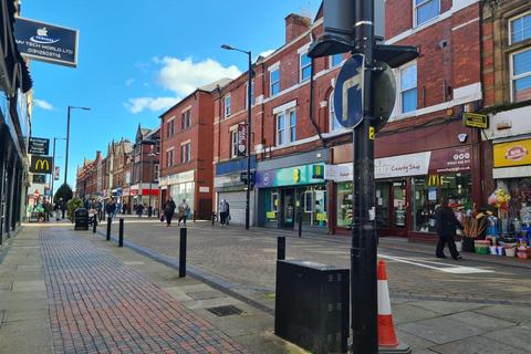 2 bedroom flat to rent, 14-18, Bradshawgate, leigh,