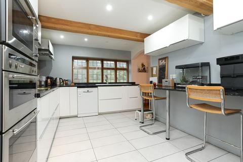 4 bedroom barn conversion for sale, The Street, Denton, CT4