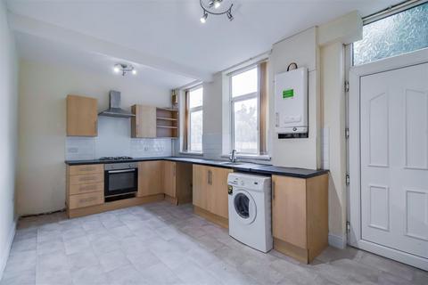 14 Darnley Avenue, Wakefield, WF2 9QJ