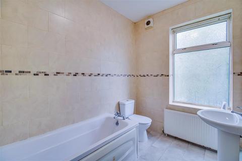 14 Darnley Avenue, Wakefield, WF2 9QJ