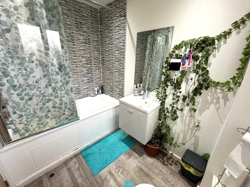 Main Bathroom