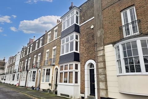 3 bedroom maisonette for sale, Spencer Square, Ramsgate, CT11