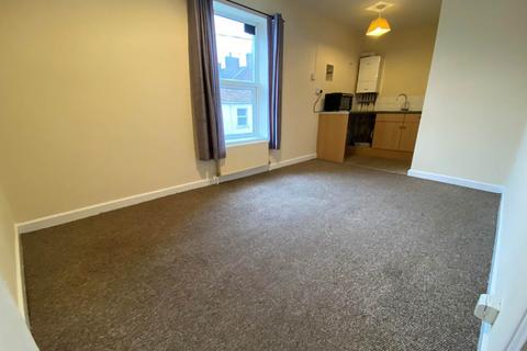 Studio to rent, Bond Street, Trowbridge, Wiltshire