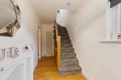 92 Pinewood Avenue, Sidcup, DA15 8BD