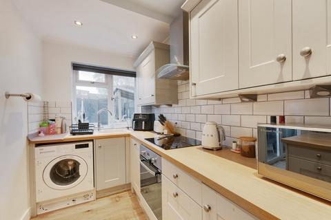 92 Pinewood Avenue, Sidcup, DA15 8BD