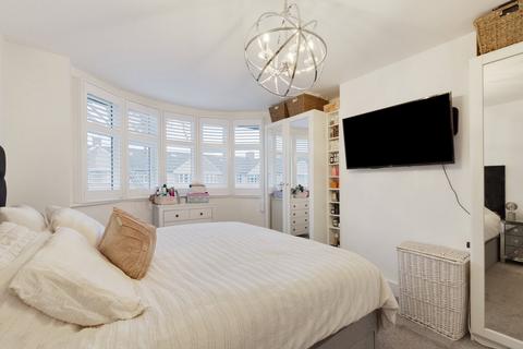 92 Pinewood Avenue, Sidcup, DA15 8BD
