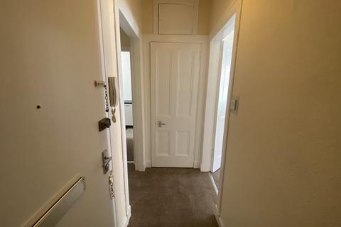 undefined, St Peters Place, High Street, Perth, PH1