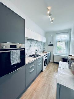 2 bedroom flat to rent, London NW2