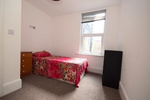 1 bedroom apartment to rent, High Street St. Lawrence CT11