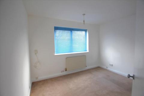 2 bedroom flat to rent, Blunsfield , Potters bar, Potters bar, EN6