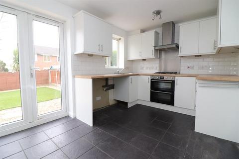 2 bedroom semi-detached house to rent, Prunella Drive, Lower Darwen, Darwen, BB3 0QB