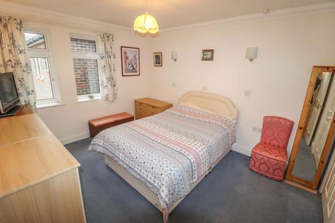 1 bedroom flat for sale, St Leonards Avenue, Hayling Island