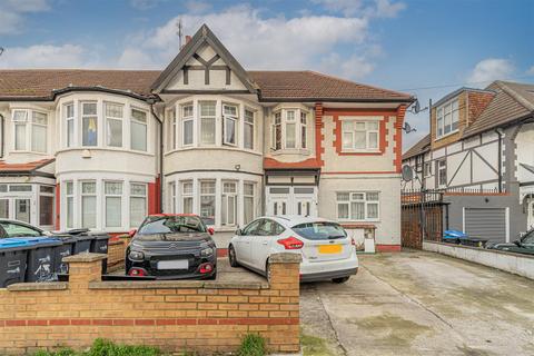 3 bedroom flat for sale, Upsdell Avenue, London N13