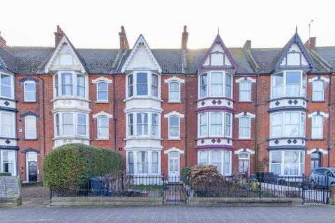 1 bedroom flat to rent, Central Parade, Herne Bay, CT6