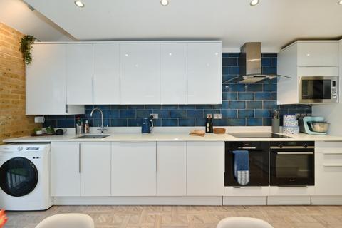 4 bedroom terraced house for sale, London E14