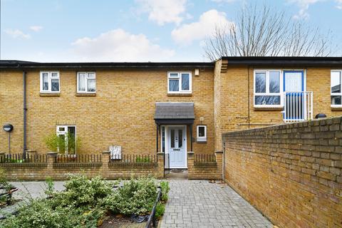 47 Plimsoll Close, London, E14 6EJ