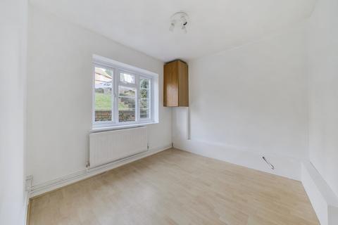 59 Barfields, Bletchingley, Redhill, RH1 4RD