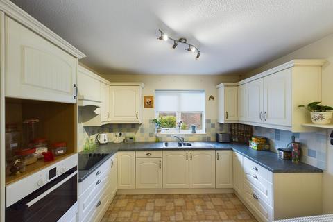 1 bedroom bungalow for sale, Wakeford Court, Pamber Heath, RG26