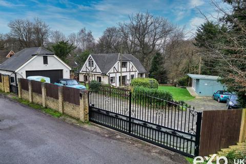 68 Beechwood Drive, Meopham, Gravesend, DA13 0TX