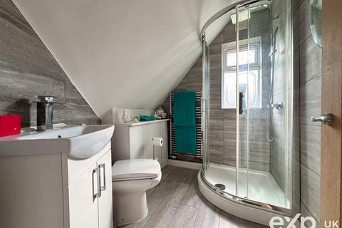 68 Beechwood Drive, Meopham, Gravesend, DA13 0TX