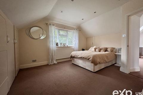 68 Beechwood Drive, Meopham, Gravesend, DA13 0TX