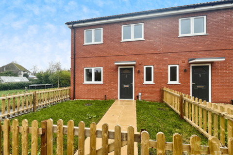 3 bedroom semi-detached house to rent, Blackburn Court, Coningsby LN4