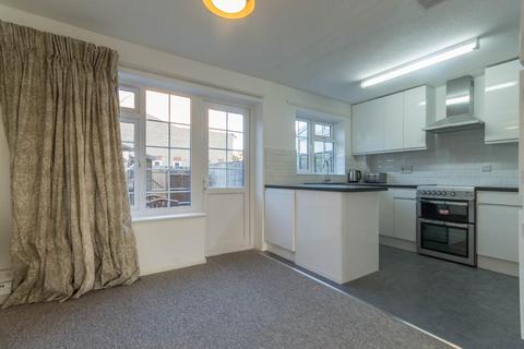 3 bedroom terraced house to rent, Hulatt Road, Cambridge