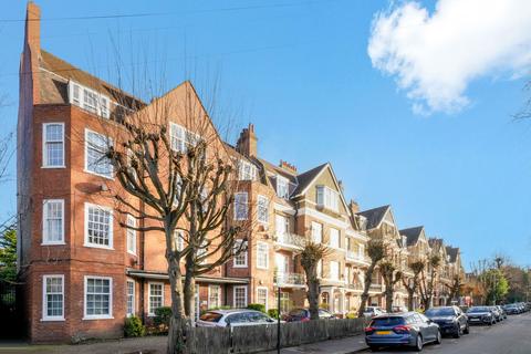 4 bedroom flat to rent, Trouville Road, London SW4