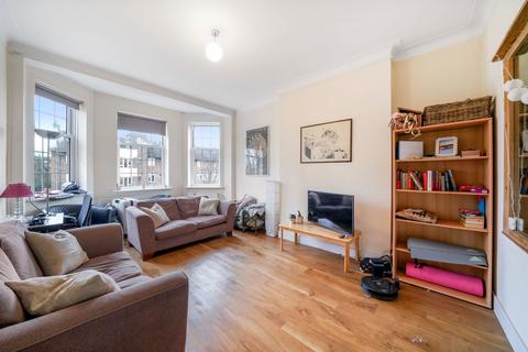 4 bedroom flat to rent, Trouville Road, London SW4