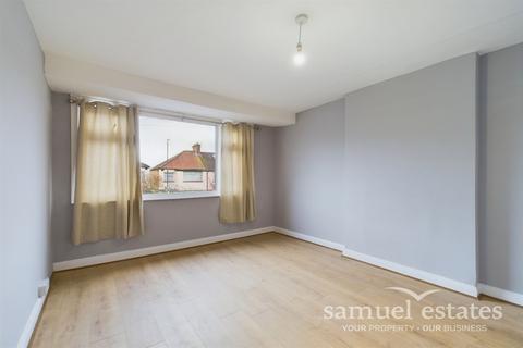 3 bedroom end of terrace house to rent, Sherwood Park Road, Mitcham, CR4