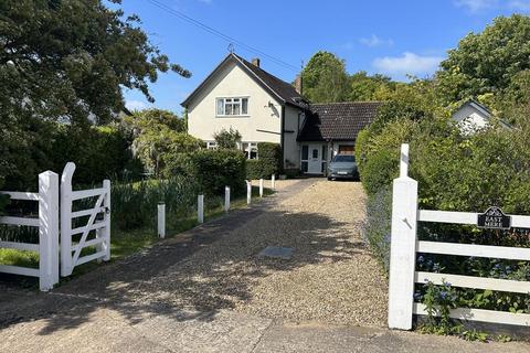 3 bedroom detached house to rent, The Street, Suffolk IP13