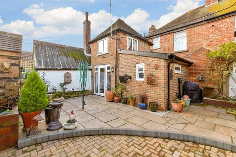 2 bedroom character property for sale, South Street, Lydd, Kent