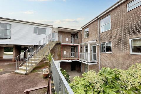 2 bedroom flat for sale, Benson Gardens, Truro