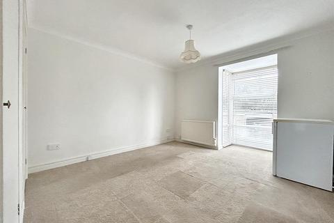 4 Benson Gardens, Truro, TR1 1DR