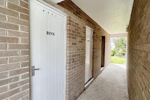 4 Benson Gardens, Truro, TR1 1DR