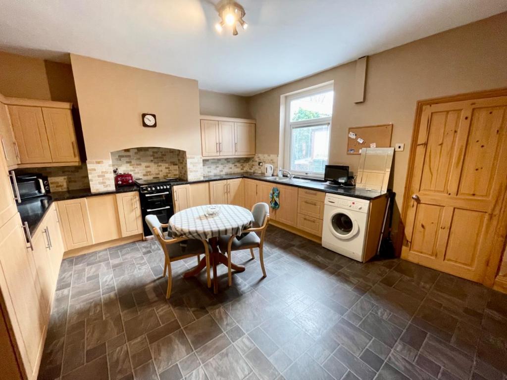 Kitchen dining room